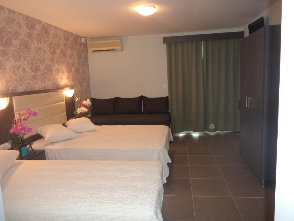 Hotel Dioni Paralía エクステリア 写真