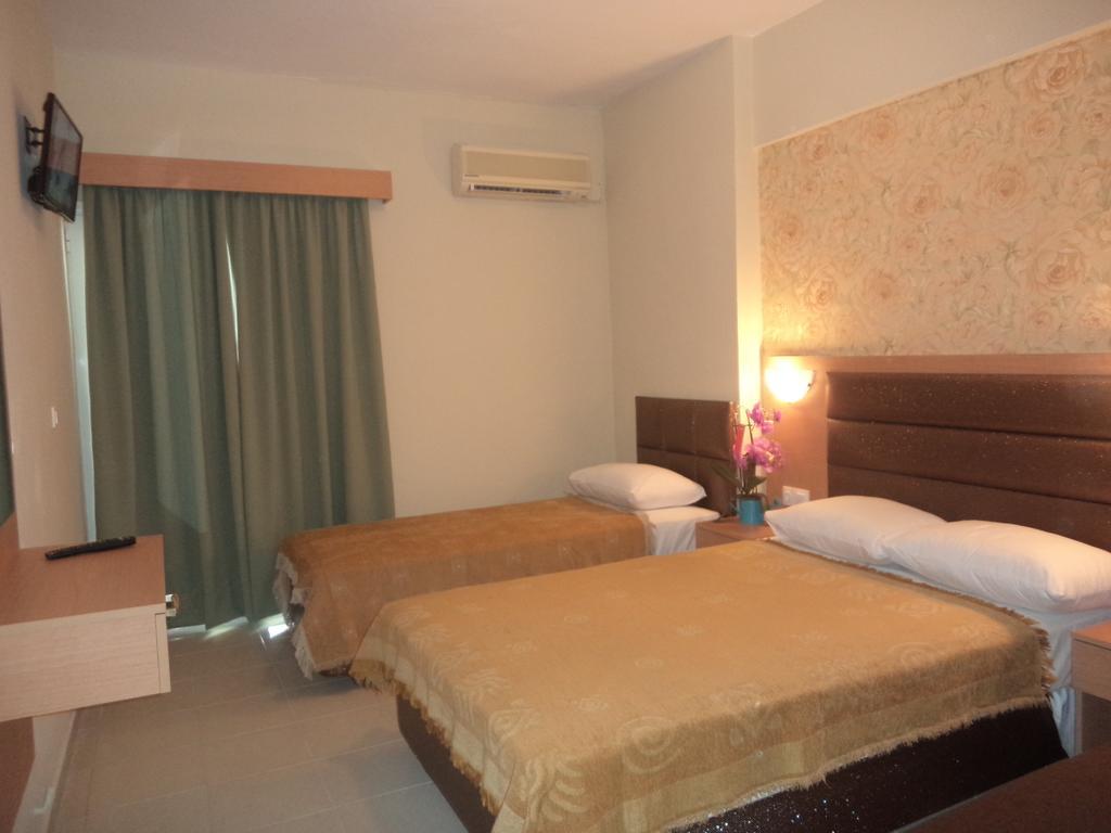 Hotel Dioni Paralía エクステリア 写真