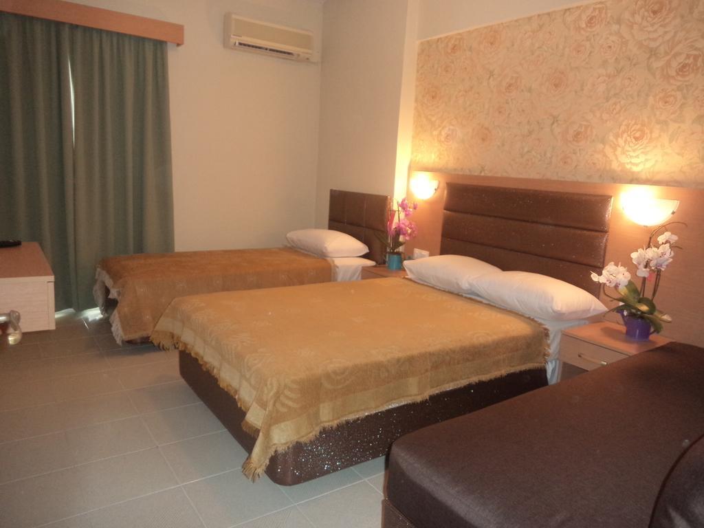 Hotel Dioni Paralía エクステリア 写真